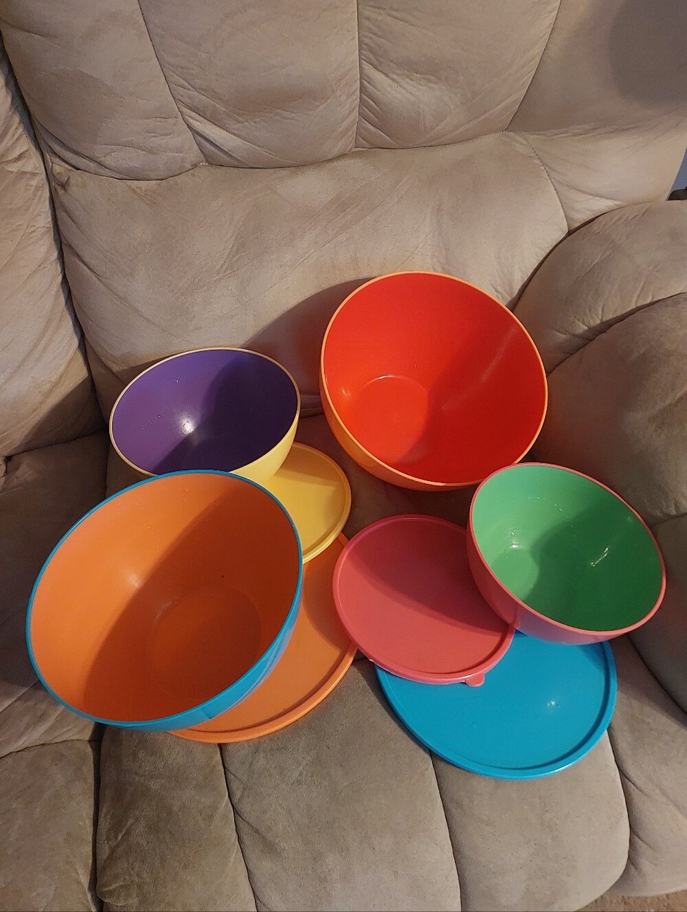 Colorful plastic kitchen bowls set of 4